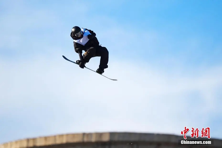 北京站大跳台世界杯：苏翊鸣失误无缘卫冕，杨