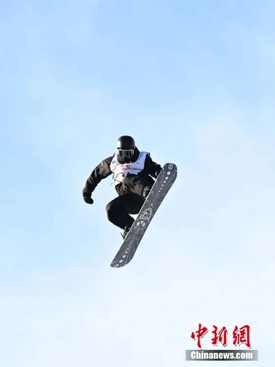 北京站大跳台世界杯：苏翊鸣失误无缘卫冕，杨