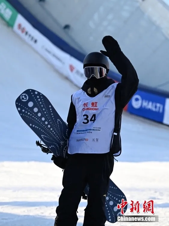 北京站大跳台世界杯：苏翊鸣失误无缘卫冕，杨