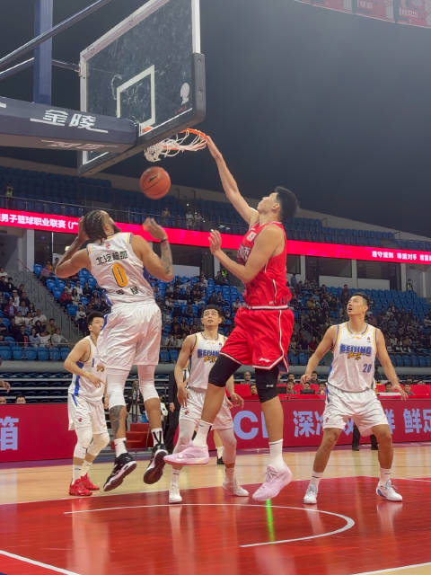 冯熙瑞旧伤复发伤情引关注，方硕小川获赞誉