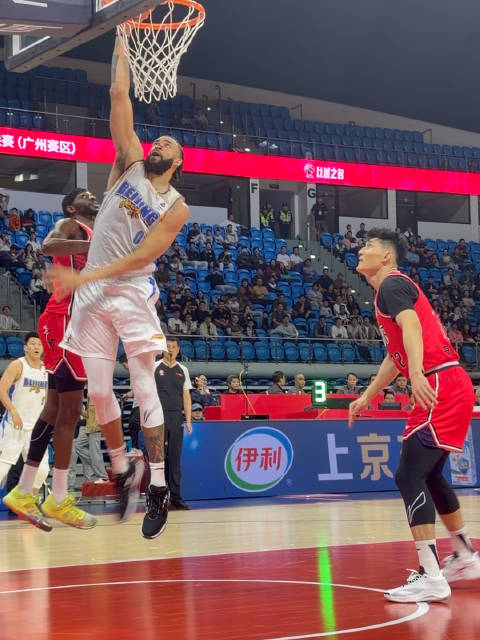 冯熙瑞旧伤复发伤情引关注，方硕小川获赞誉