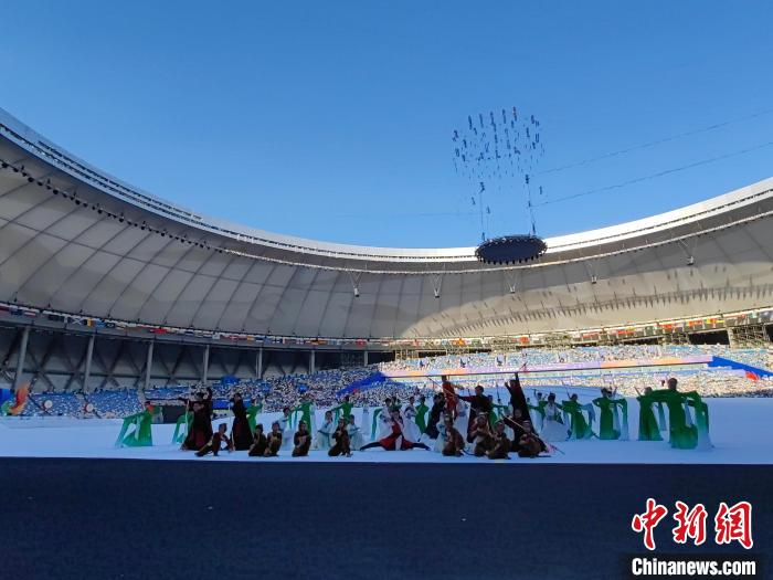 成都大运会开幕式前《武动峨眉》展现峨眉武术