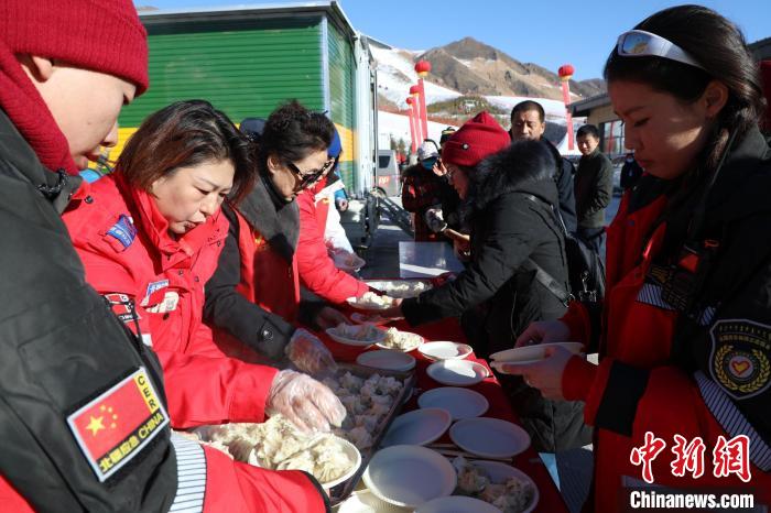 第九届中国残疾人冰雪运动季在呼和浩特启动 近