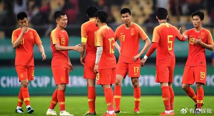 邓涵文国家队位置成谜，伊万战术布局引热议