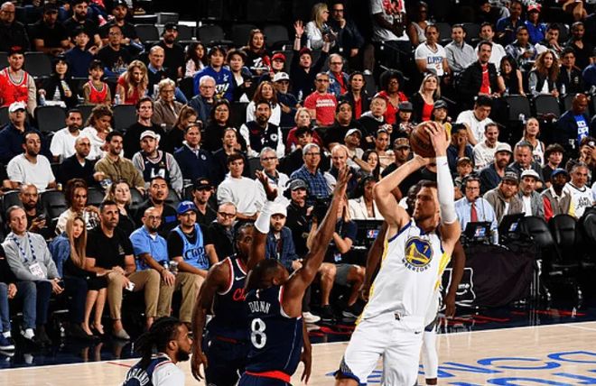 残阵勇士爆冷逆转快船 库里砍35分创附加赛纪录
