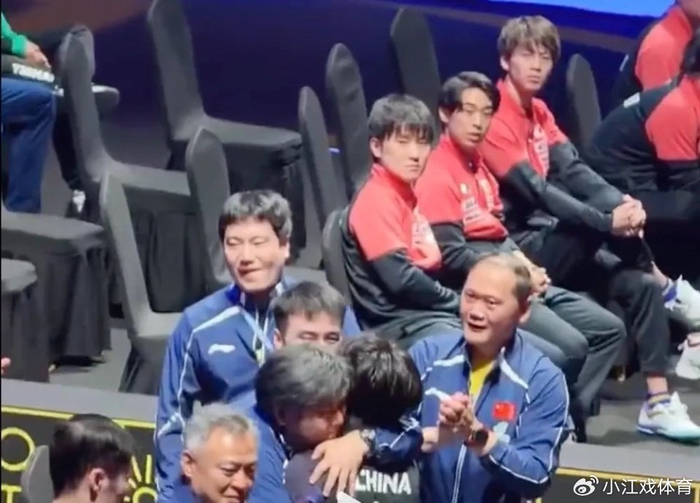 王楚钦力克松岛辉空首夺世界杯男单冠军 张本智