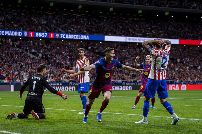 莱万世界杯梦碎后瞄准巴萨双冠目标