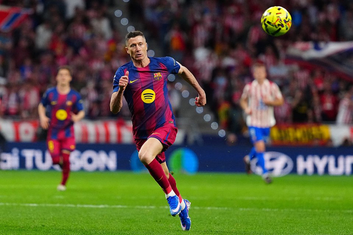 莱万世界杯梦碎后瞄准巴萨双冠目标