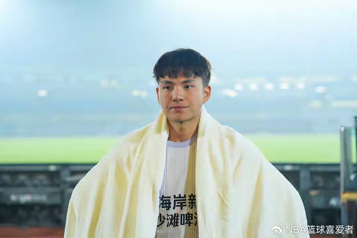 李昊神扑力保球门 青岛客场逼平辽宁铁人